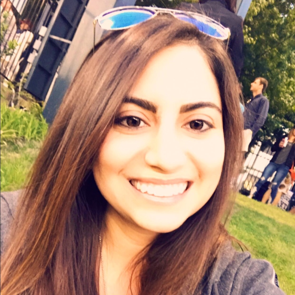 Meet your Posher, Daniela